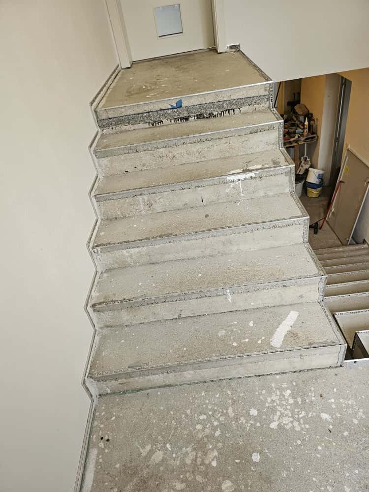 Betontreppe vor Sanierung