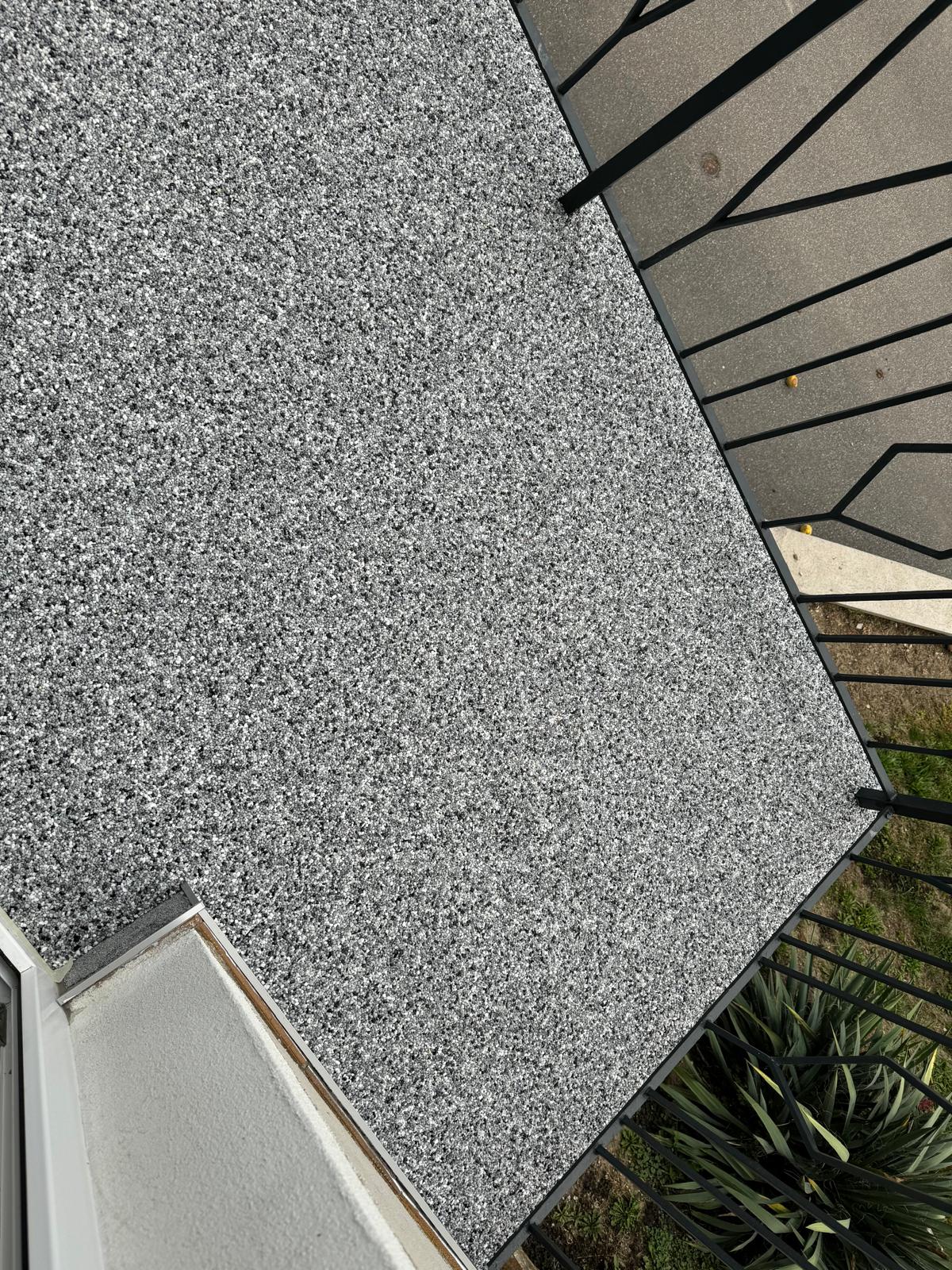 Balkon Steinteppich grau