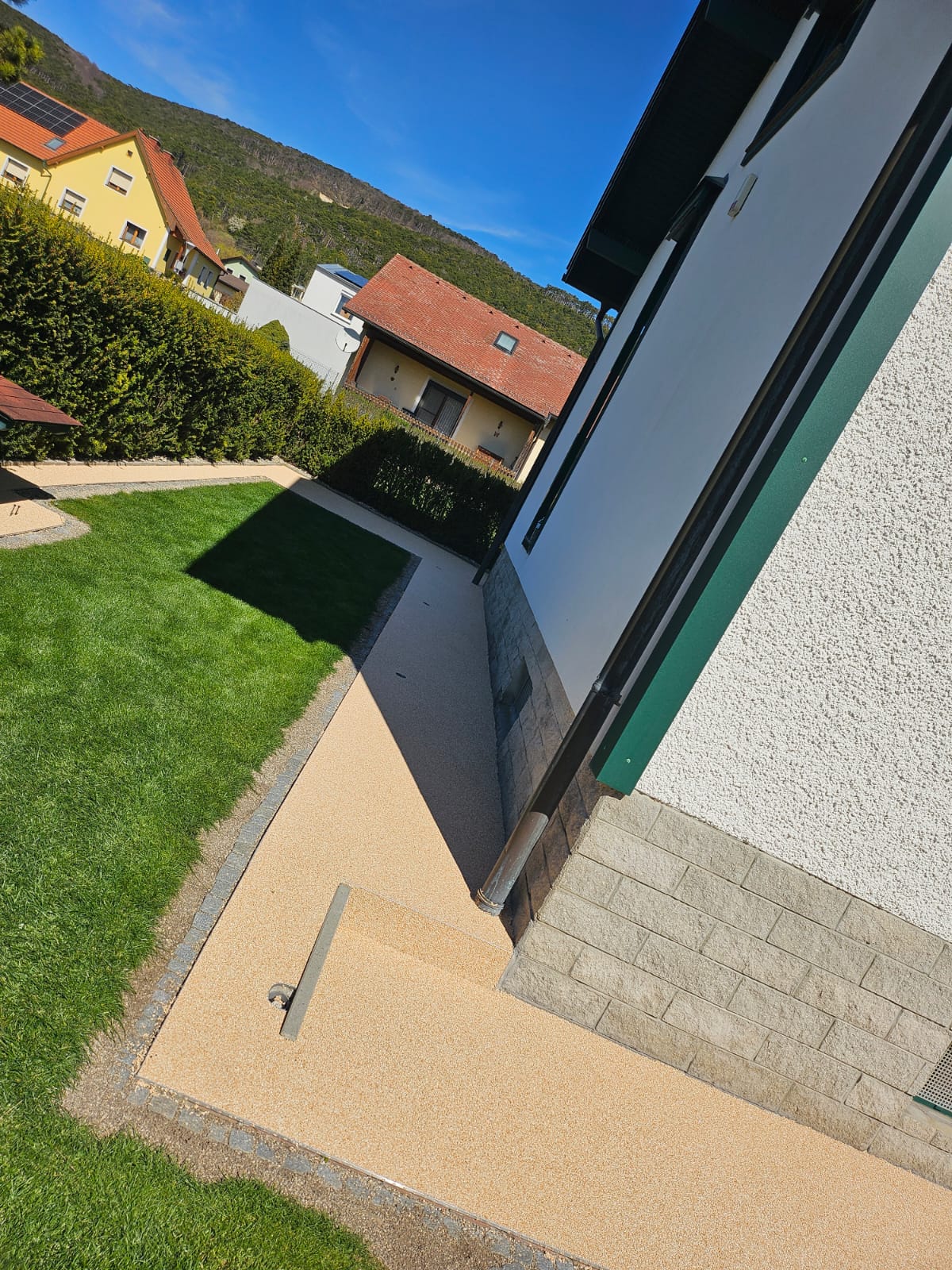 Großflächige Steinteppich Terrasse